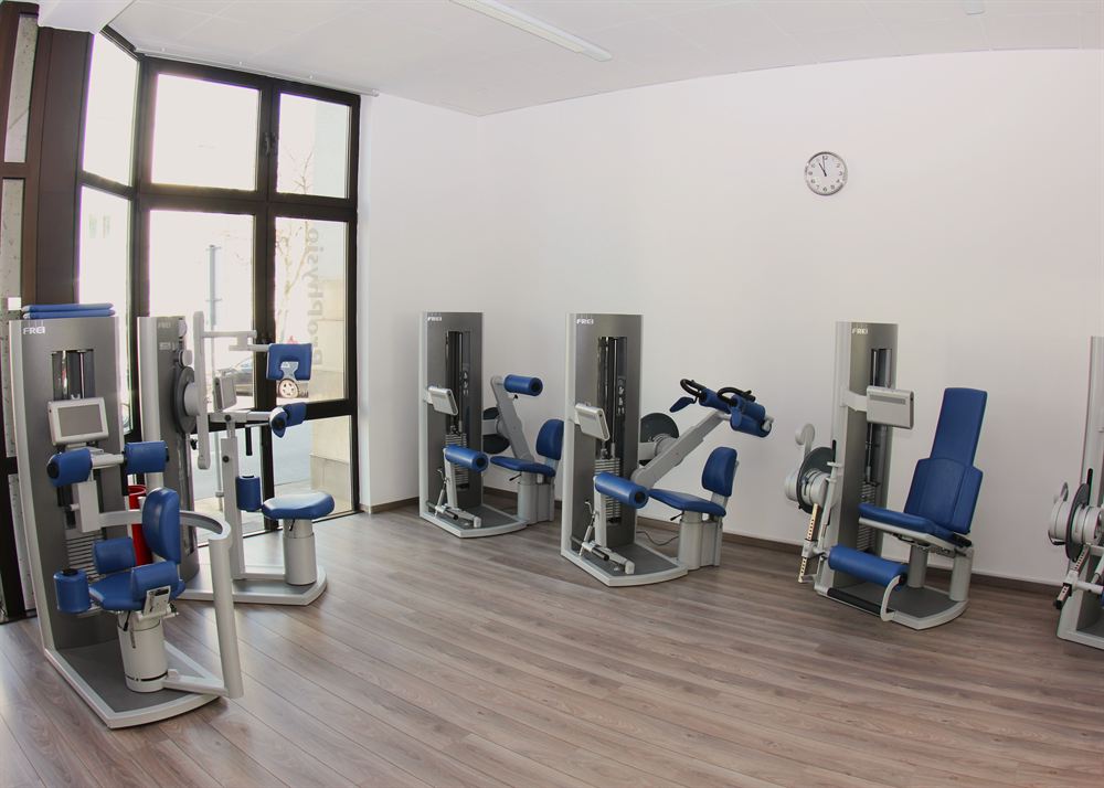 Geräteraum mit Trainingsgeräten